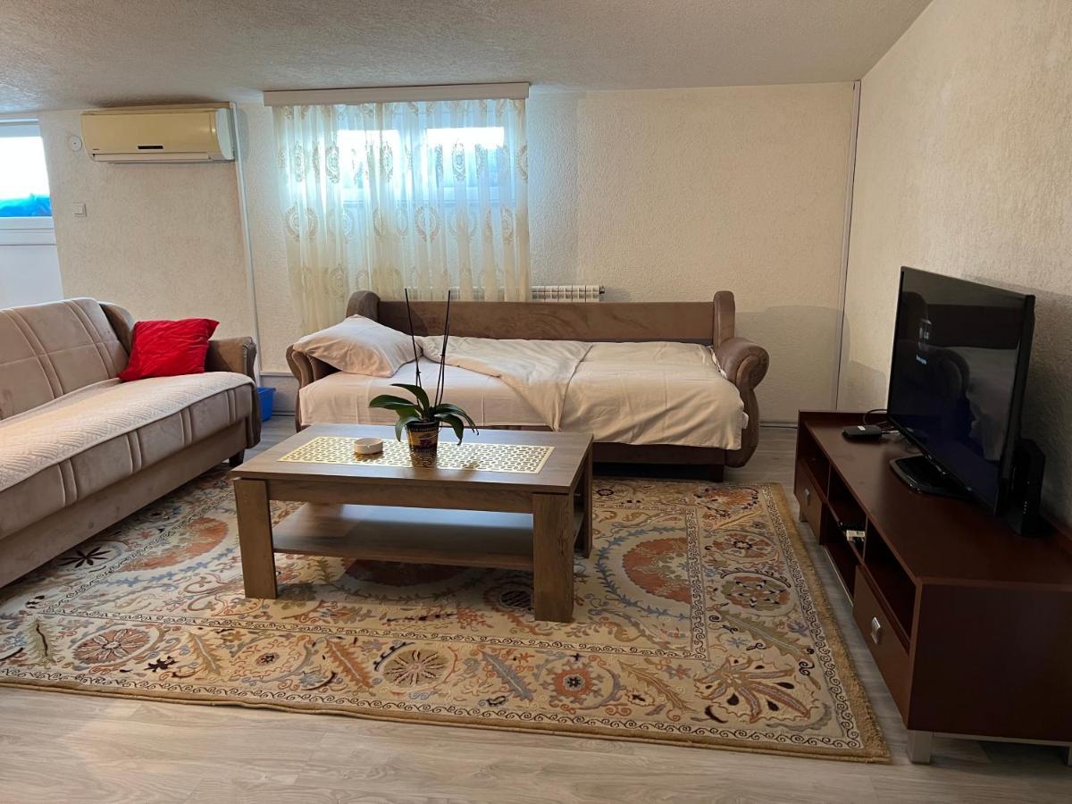 Apartman Centar Lägenhet Novi Pazar Exteriör bild